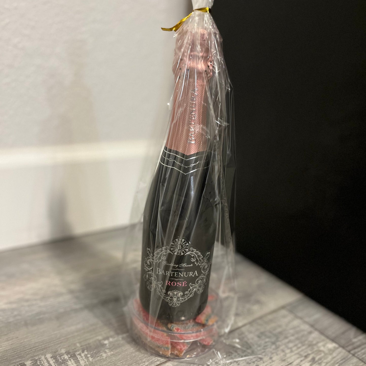 Small Ros'e wine with candy dish in cellophane bag